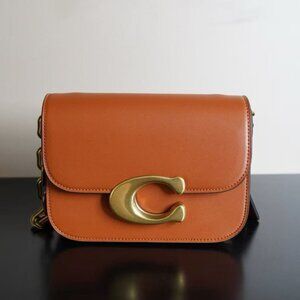 Coach Idol Bag, size 21*16 cm